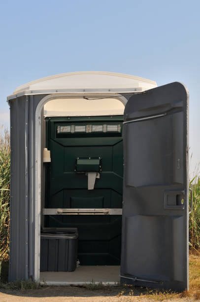 Best Portable toilet rental cost  in Coloma, MI