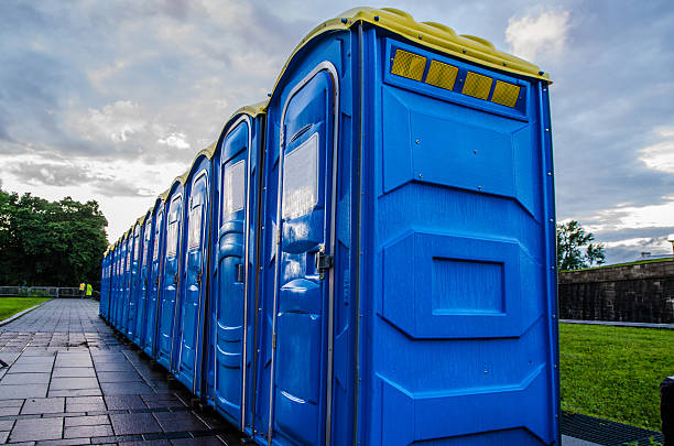 Porta potty delivery and setup in Coloma, MI